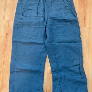Athlete wore leg linen pants